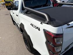 2025 Isuzu D-MAX BLADE