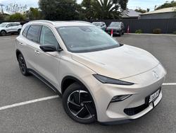 2025 MG MGS5 EV Essence 62 ZS3EM MY25 Champagne Gold
