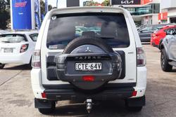 2014 Mitsubishi Pajero VR-X