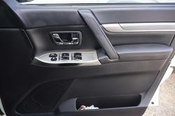 2014 Mitsubishi Pajero VR-X
