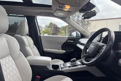 2021 Mitsubishi Outlander Exceed