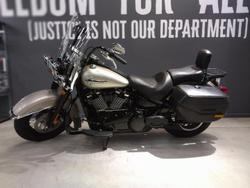 2018 Harley-Davidson Heritage Classic 107 (FLHC) Softail Silver
