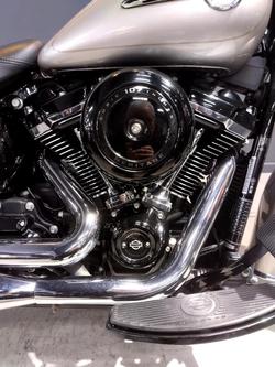 2018 Harley-Davidson Heritage Classic 107 (FLHC) Softail Silver