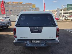 2012 Nissan Navara ST-X 550