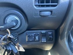 2012 Nissan Navara ST-X 550