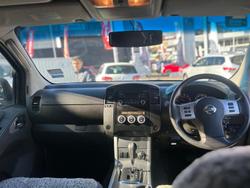 2012 Nissan Navara ST-X 550
