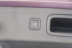2026 Leapmotor B10 Design LR