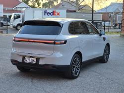 2026 Leapmotor B10 Design LR