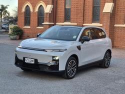 2026 Leapmotor B10 Design LR