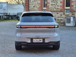 2026 Leapmotor B10 Design LR