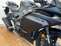 2025 Yamaha YZF-R3 Black