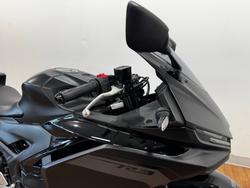 2025 Yamaha YZF-R3 Black