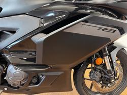 2025 Yamaha YZF-R3 Black