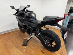 2025 Yamaha YZF-R3 Black