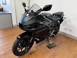 2025 Yamaha YZF-R3 Black
