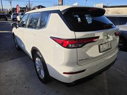 2023 Mitsubishi Outlander ES