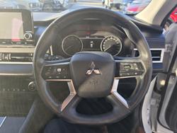 2023 Mitsubishi Outlander ES