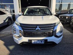 2023 Mitsubishi Outlander ES