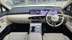 2025 Genesis GV70 2.5T SIGNATURE