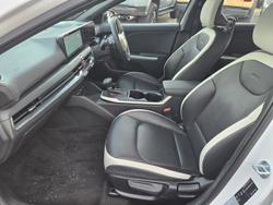 2024 Kia K4 GT-Line
