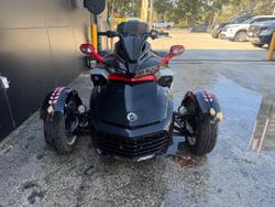 2016 Can-Am Spyder F3 SM6 Spyder F3 Black