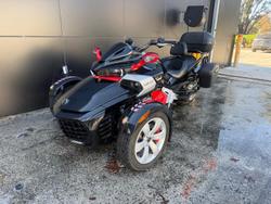 2016 Can-Am Spyder F3 SM6 Spyder F3 Black