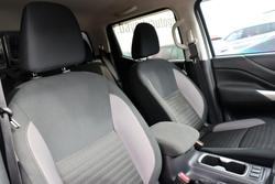 2023 Nissan Navara ST