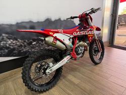 2022 GASGAS MC 450F TROY LEE DESIGNS RED