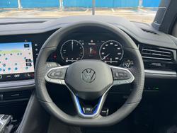 2026 Volkswagen Touareg R