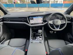 2026 Volkswagen Touareg R