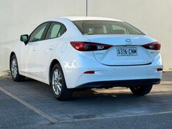 2018 Mazda 3 Neo Sport