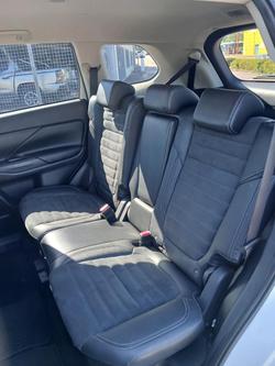 2020 Mitsubishi Outlander LS