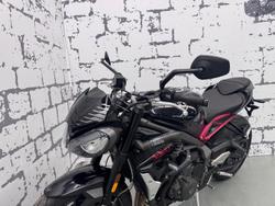 2021 Triumph Street Triple R 765 Low Street Triple Black