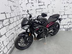 2021 Triumph Street Triple R 765 Low Street Triple Black