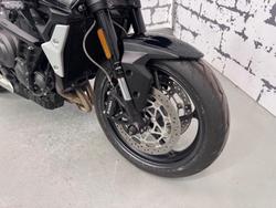 2021 Triumph Street Triple R 765 Low Street Triple Black