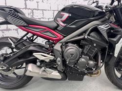 2021 Triumph Street Triple R 765 Low Street Triple Black