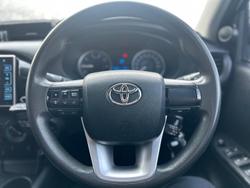 2016 Toyota Hilux SR