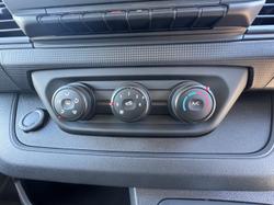 2026 Renault Trafic Pro X82 Glacier White