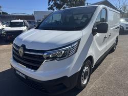 2026 Renault Trafic Pro X82 Glacier White