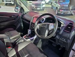 2020 Isuzu MU-X LS-T