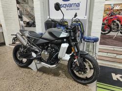 2024 HUSQVARNA SVARTPILEN 801 ROAD SILVER