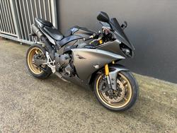2009 Yamaha YZF-R1 BLACK
