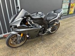 2009 Yamaha YZF-R1 BLACK