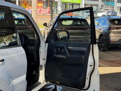 2017 Mitsubishi Pajero GLX