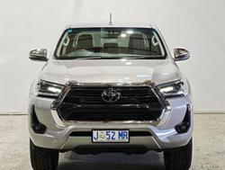 2021 Toyota Hilux SR5