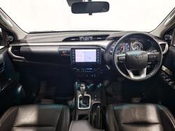 2021 Toyota Hilux SR5
