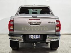 2021 Toyota Hilux SR5