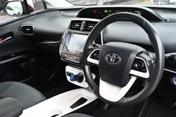 2016 Toyota Prius ZVW50R Emotional Red