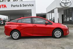 2016 Toyota Prius ZVW50R Emotional Red