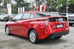 2016 Toyota Prius ZVW50R Emotional Red